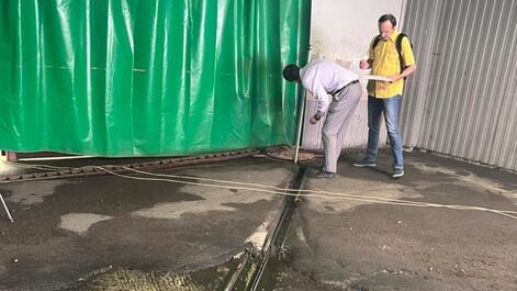 Топпинговый пол для автомойки в Москве: Объект до начала работ